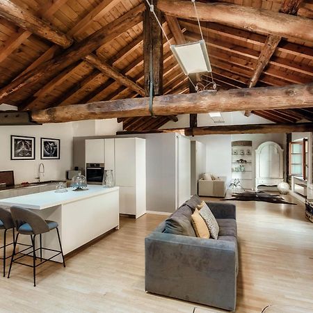 Corte Delle Rondini - Bymyhomeincomo Exteriör bild