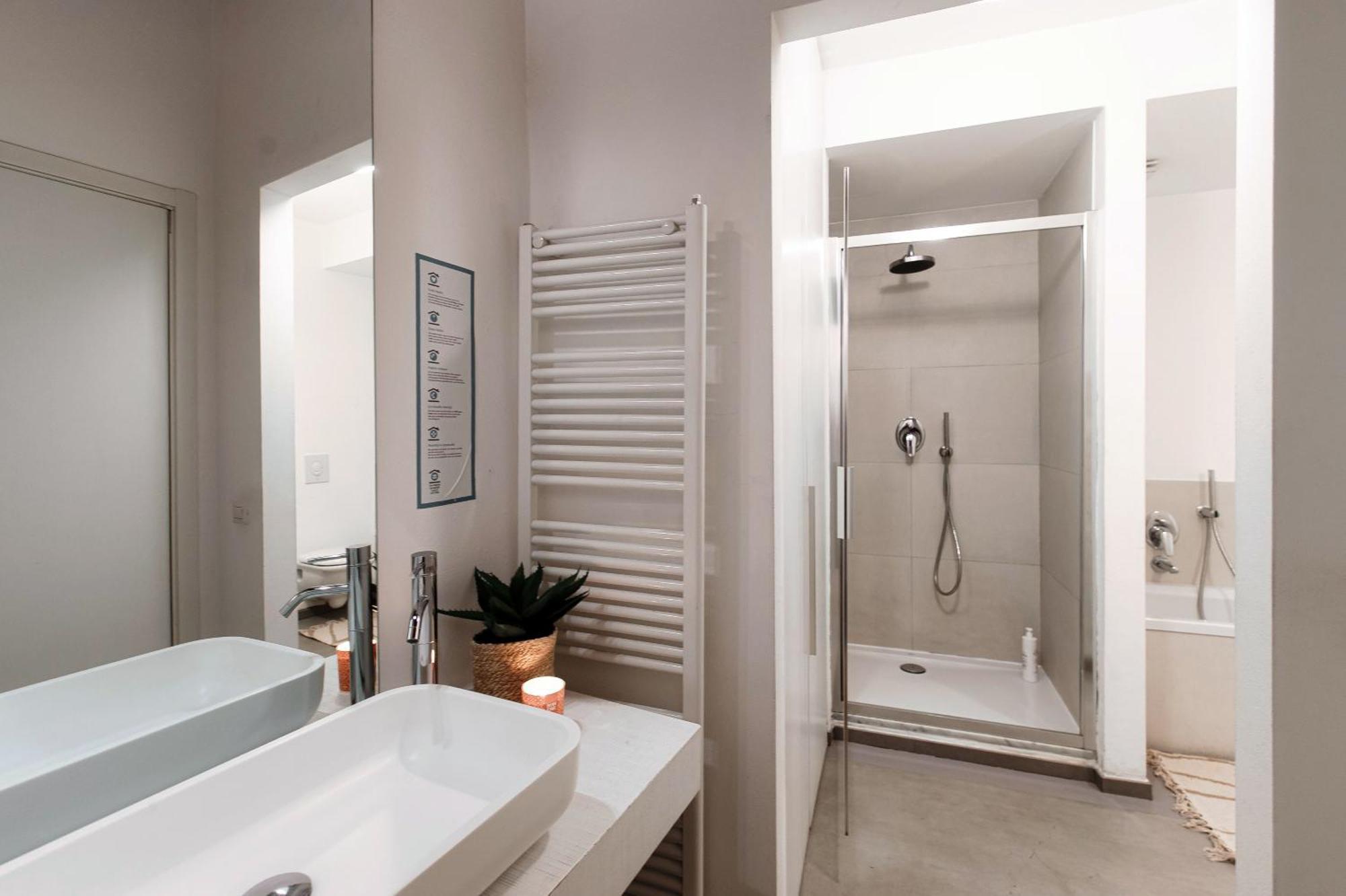 Corte Delle Rondini - Bymyhomeincomo Exteriör bild