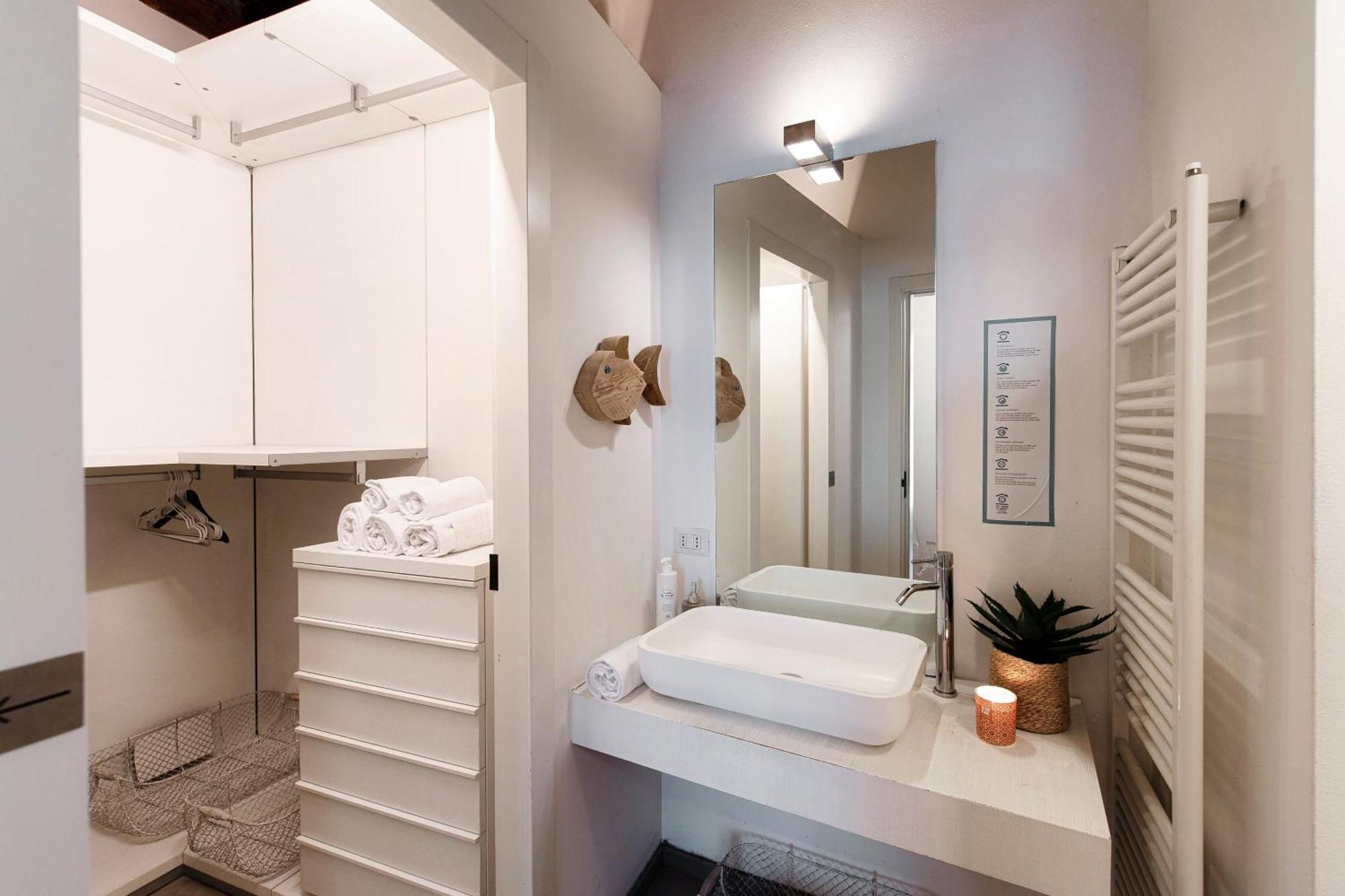 Corte Delle Rondini - Bymyhomeincomo Exteriör bild