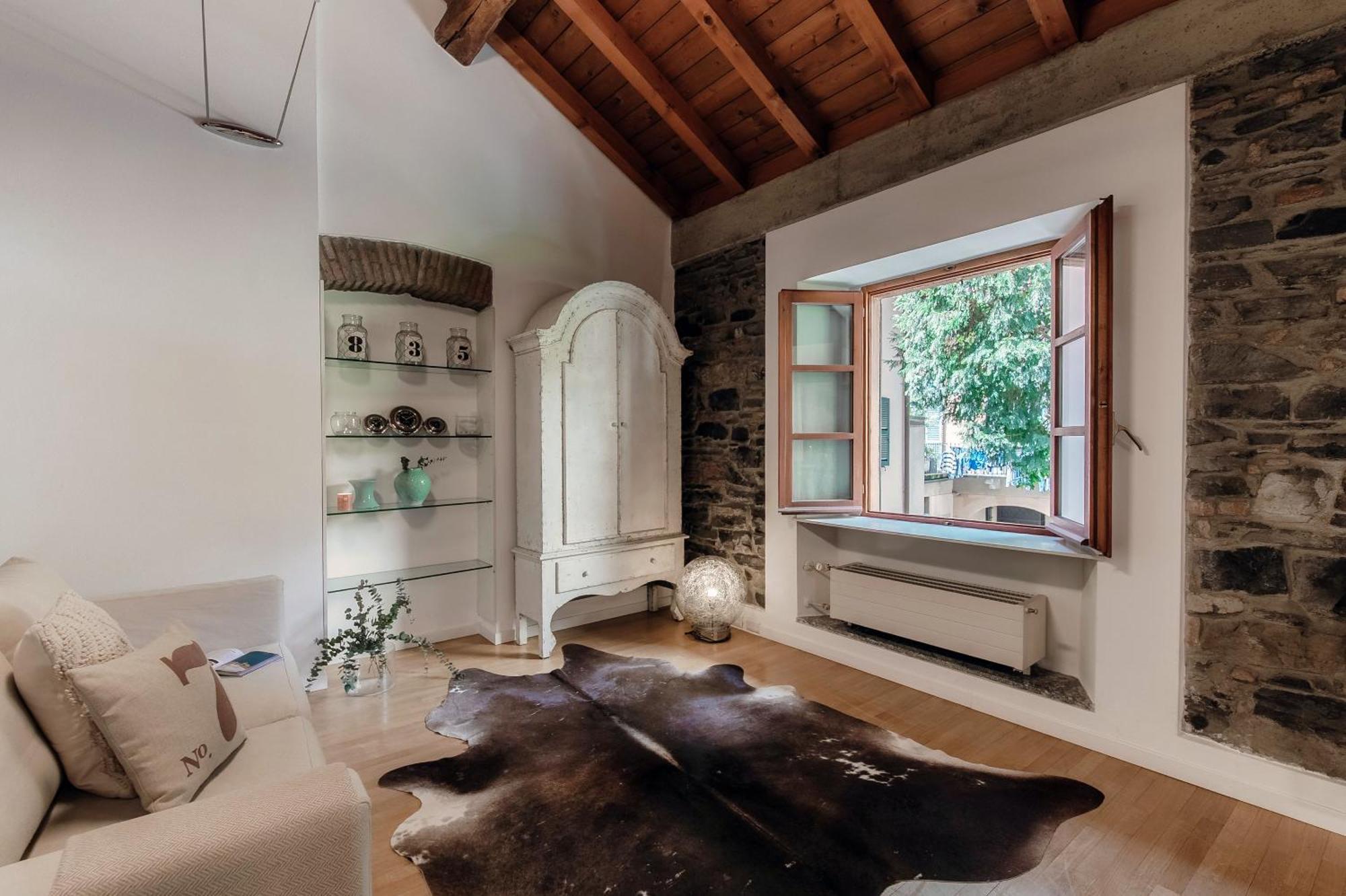 Corte Delle Rondini - Bymyhomeincomo Exteriör bild